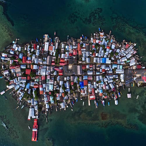 Aerial view of overpopulated Gardi Sugdub, or Crab island, in the San Blas archipelago, Panama. Photo by Lalo de Almeida/Folhapress